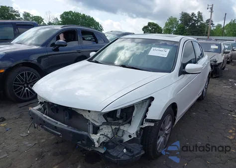 2011 Honda Accord 3.5 Ex-L из США, поврежденный, VIN 1HGCP3F8XBA010136